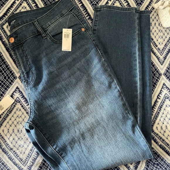Old Navy Jeans - Picture 4 of 5